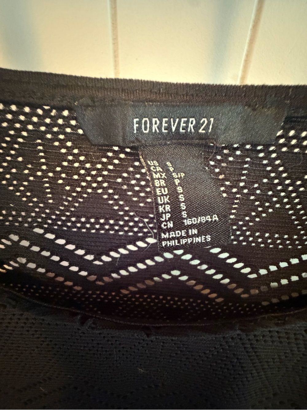 Forever 21 Black Crochet Open-Knit Long Sleeve Crop Top - SMALL - Picture 3 of 3